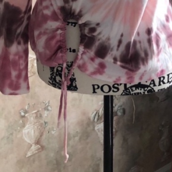 SMALL AVAILABLE TIEDYE TIE FRONT TOP NWT - Picture 4 of 5